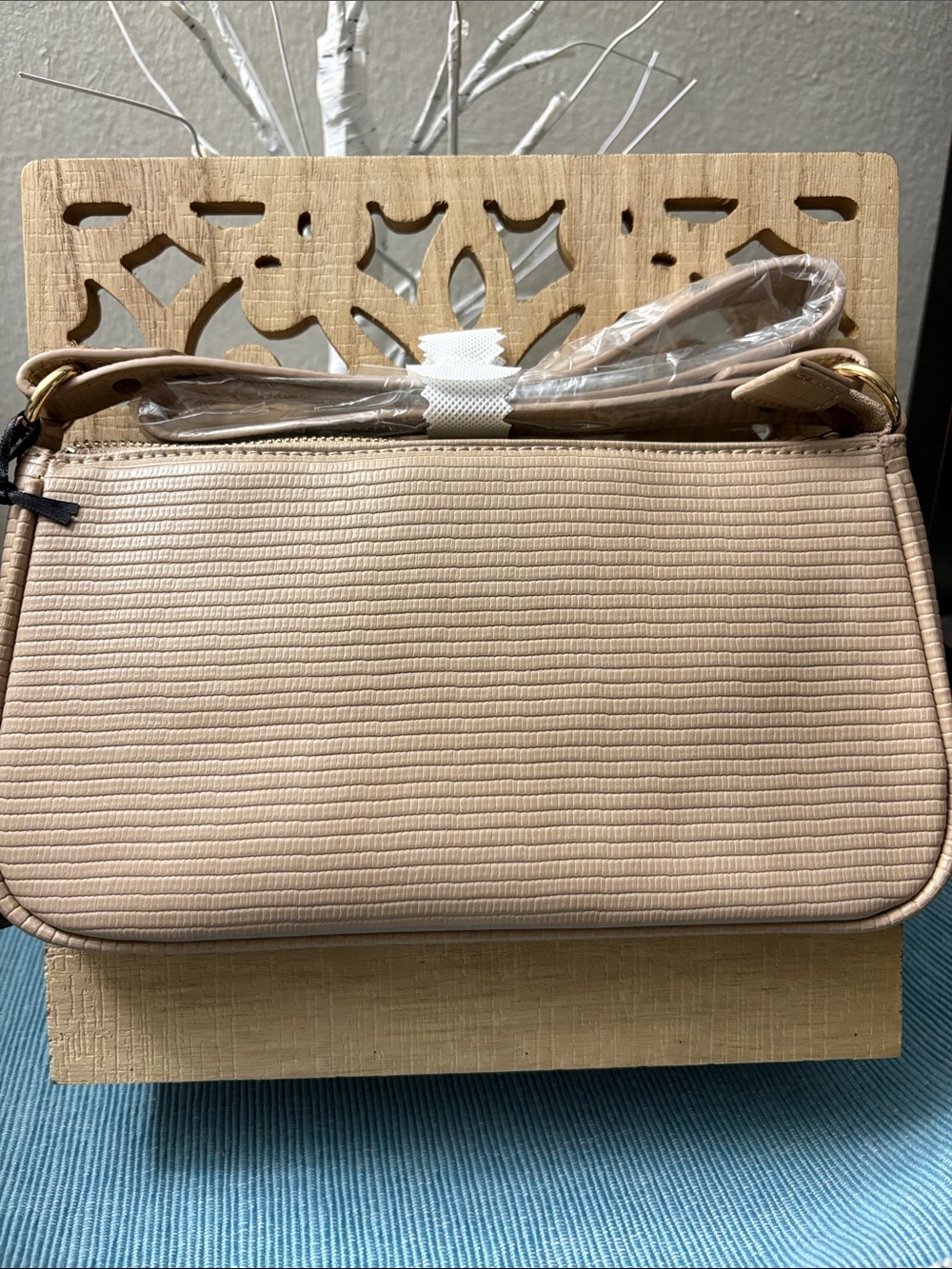 Neutral Textured Beige Shoulder Bag with Gold Hardware / crossbody